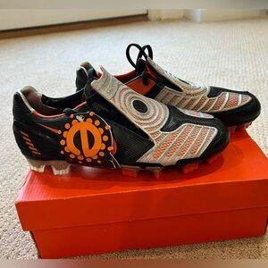 Nike T90 Laser ll cleats, NWT Size 7, black w/orange